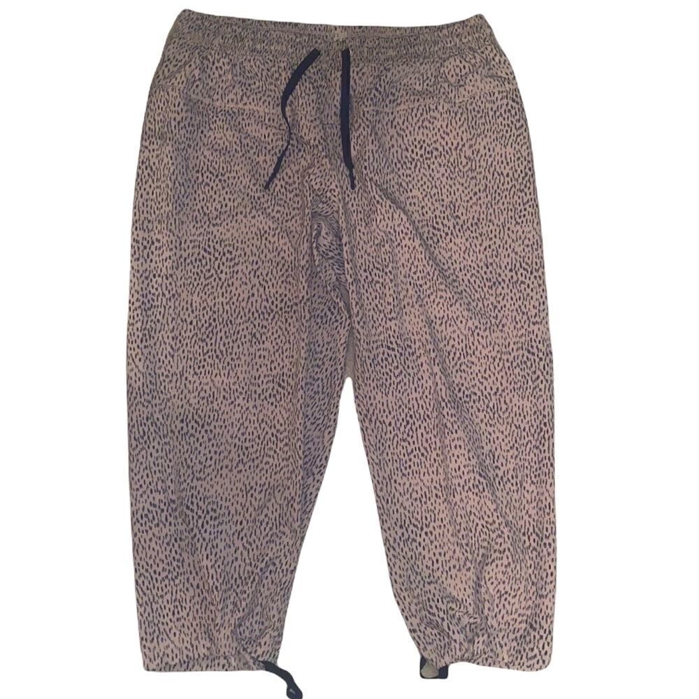 Lululemon Pink Leopard Jet Crop Pants!